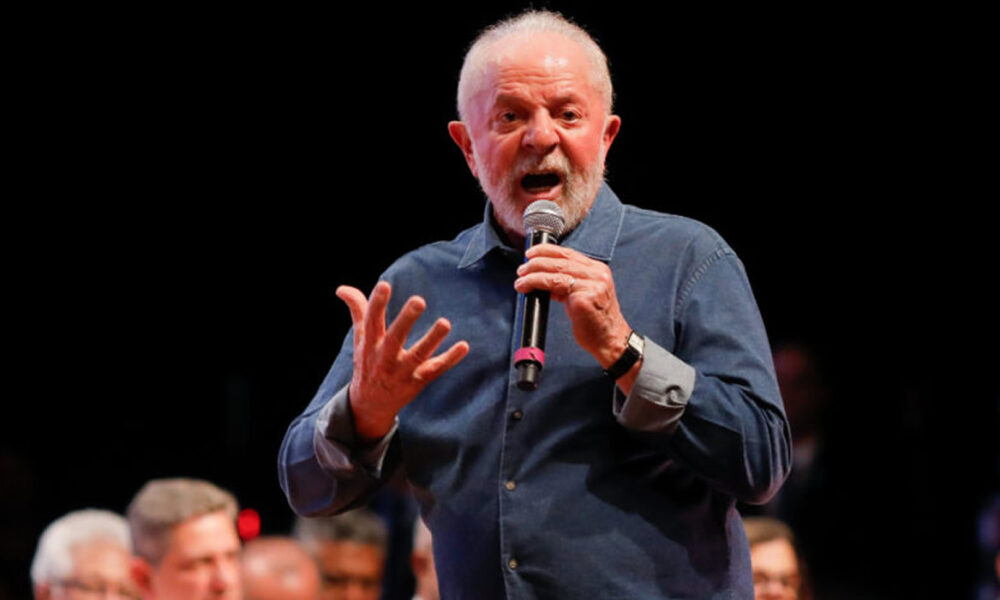 Lula lança projeto para atrair evangélicos, braço forte de Bolsonaro