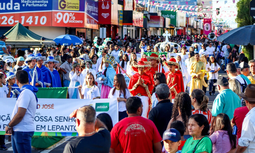 Entrada da Rainha marca mais um evento cultural e religioso