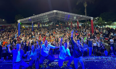 Praça da JK foi palco para milhares de pessoas na Cavalhadas