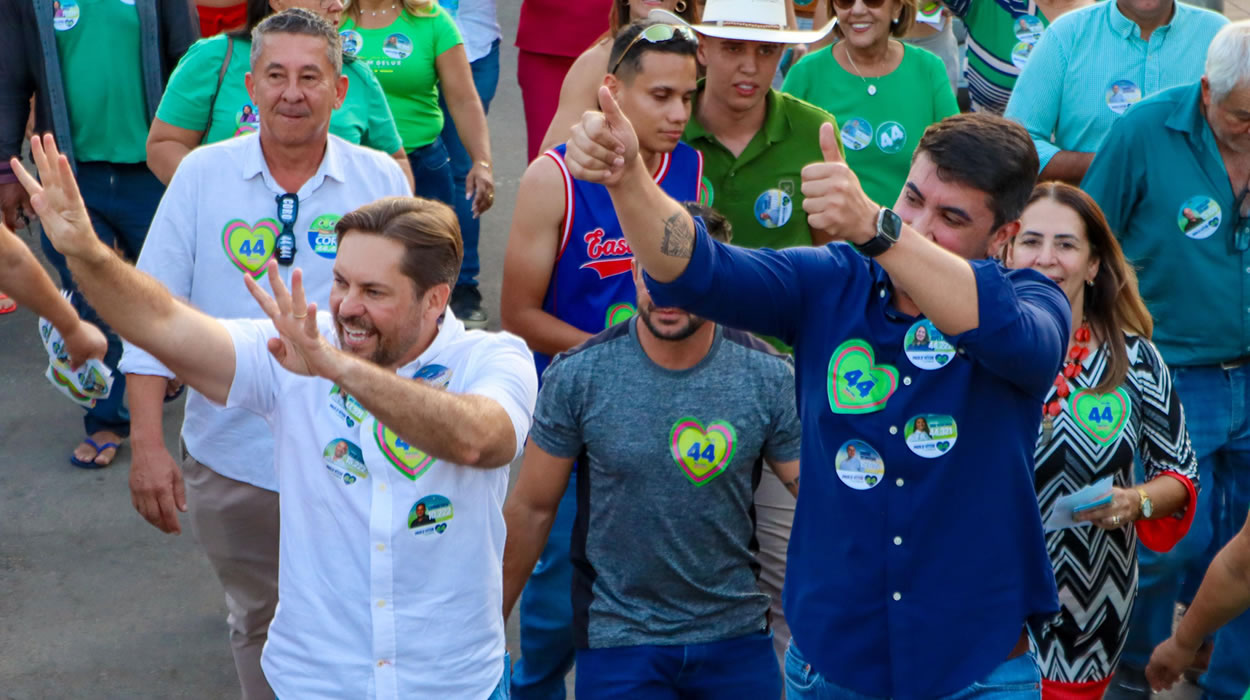 Bruno Peixoto participa de caminhada com o candidato Paulo Vitor