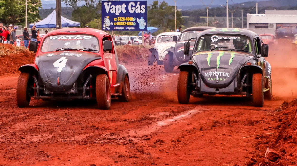 esportes radicais marcou mais um dia de carnaval em jaraguá