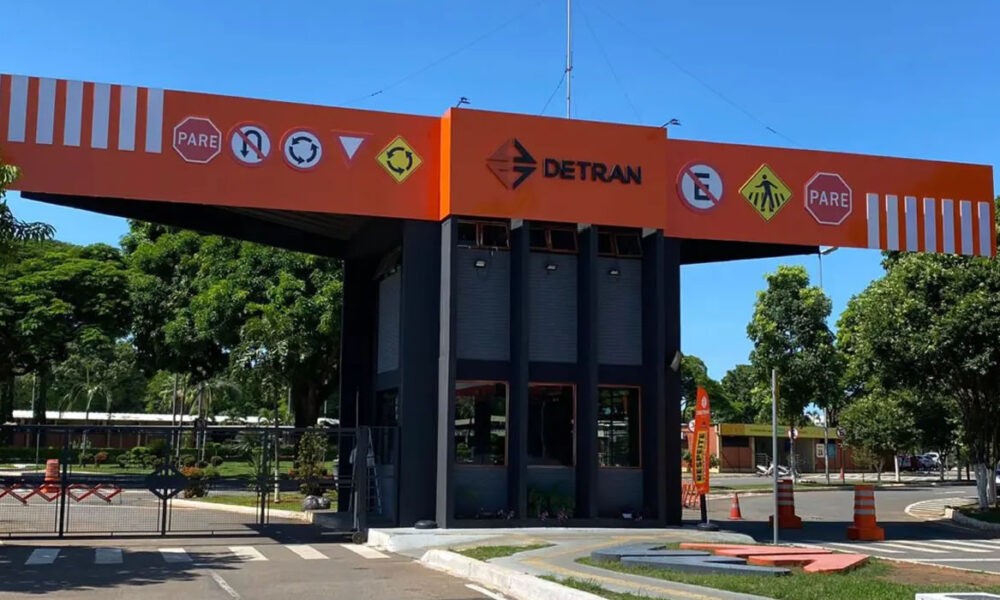 Licenciamento anual de veículos poderá ser parcelado