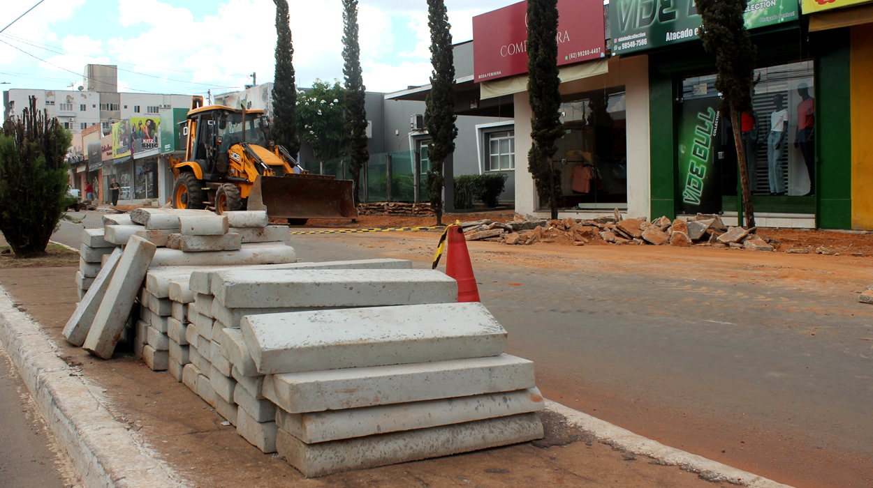 Remodelagem de calçadas atende normas de acessibilidade