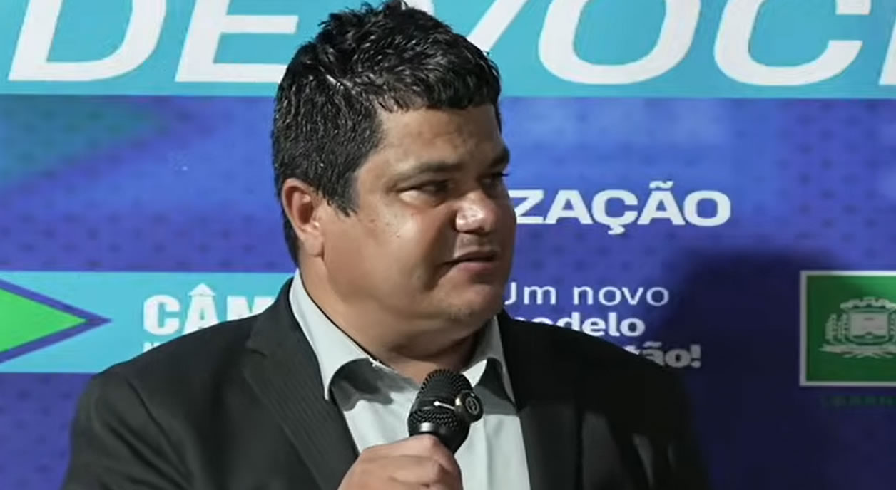 Não posso deixar de trabalhar, 'quatro anos passa rápido', diz vereador